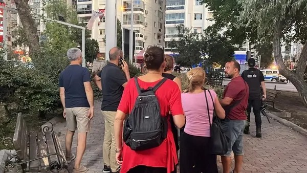 İzmir'deki Bankada Rehine Alarmı! Yakalanan Şüpheliden Şaka Gibi İfade